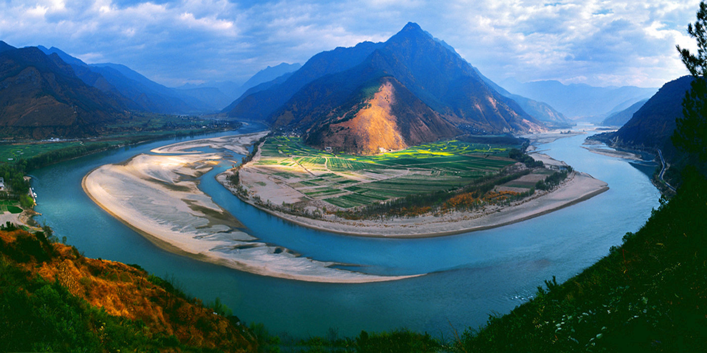 first-bend-of-yangtze-river