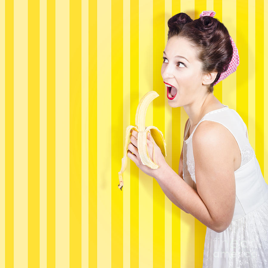retro-pinup-girl-eating-banana-in-1950s-fashion-ryan-jorgensen