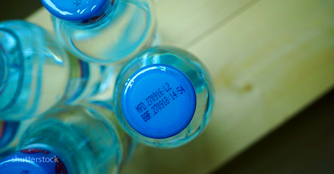 Срок годности питьевой воды в бутылках пластиковых. Красивое хранение воды. Срока хранения минеральной воды в пластиковой бутылке. Срок годности вскрытой бутылки с водой. У воды есть срок годности